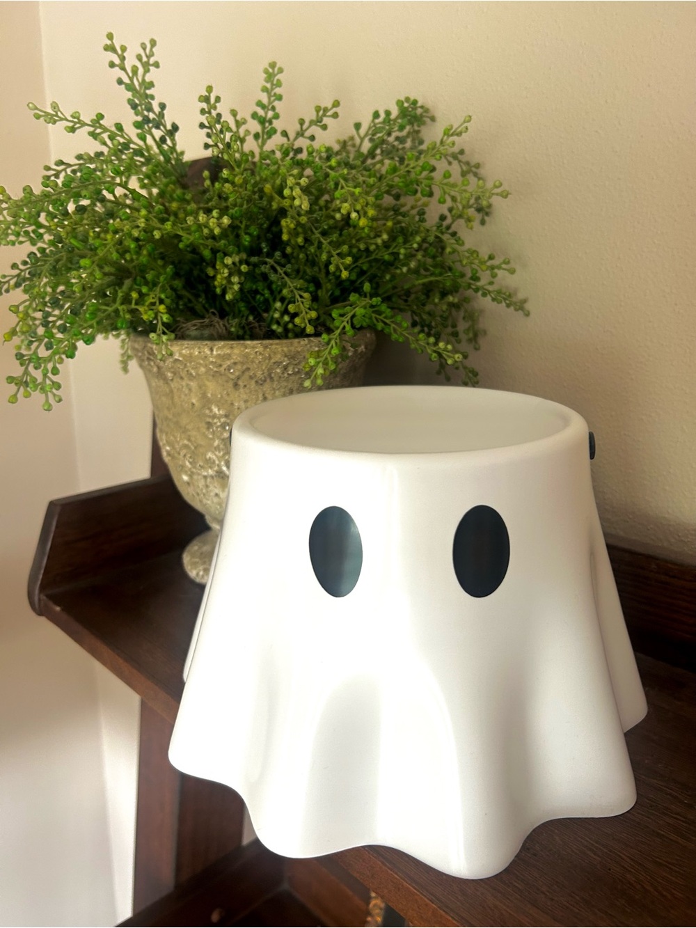 White Ghost Bucket
